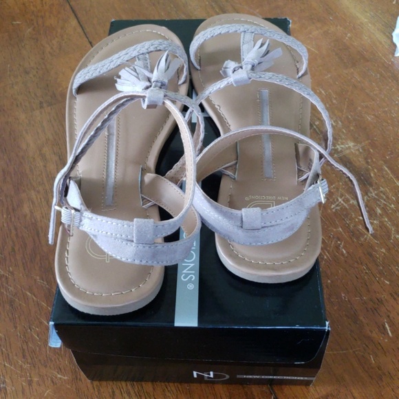 Shoes - Picture 3 of 3